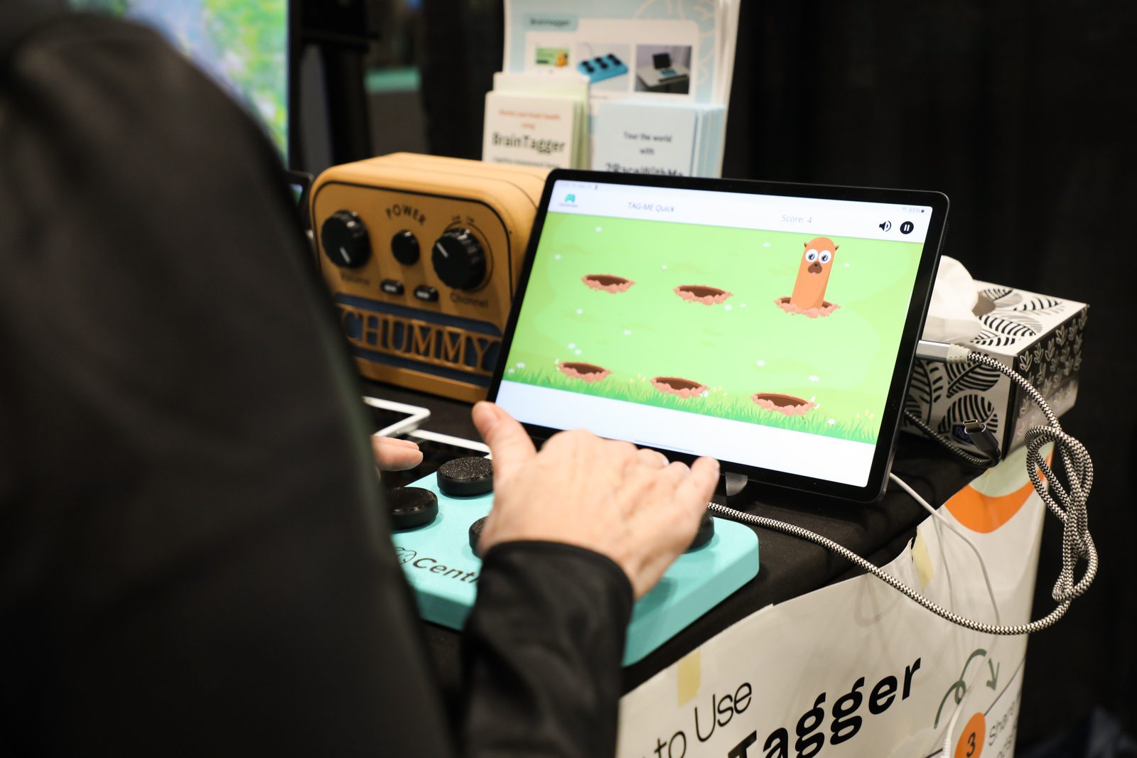 A player concentrating during a BrainTagger session